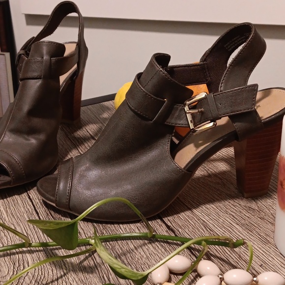 FIONI Clothing Shoes - Faux Leather Heels